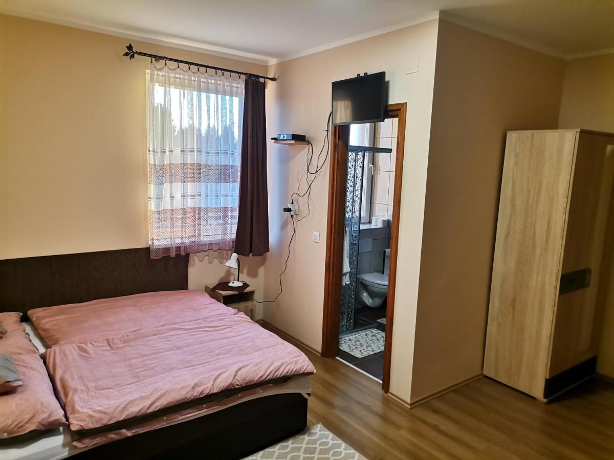 Okerka Vendeghaz Apartmán Csesztreg